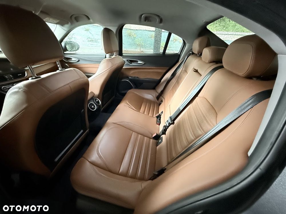 Alfa Romeo Giulia 2.0 Turbo Veloce Q4 - 9