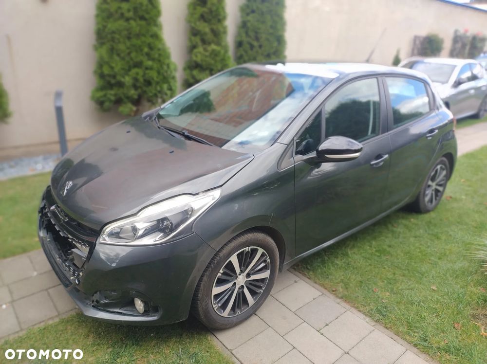 Peugeot 208 - 2