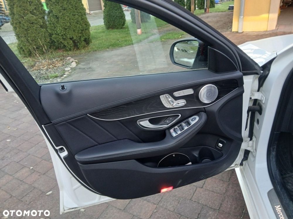 Mercedes-Benz Klasa C 200 4-Matic 9G-TRONIC - 8