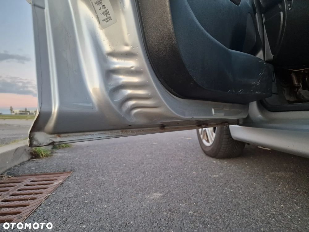 Peugeot 207 1.4 - 17