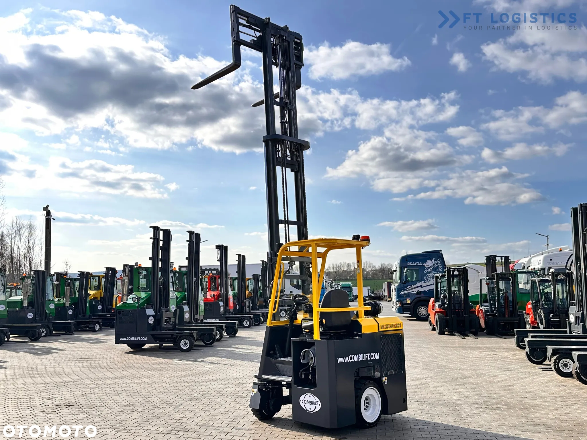 Combilift C3000CB / GAZ / TRIPLEX / 4900MM / WOLNY SKOK / POZYCJONER / PRZESUW WIDEŁ / JAK NOWY - 22