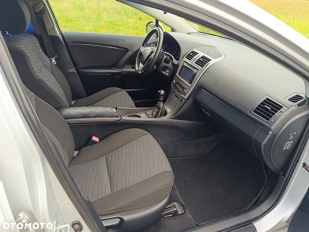 Toyota Avensis - 13