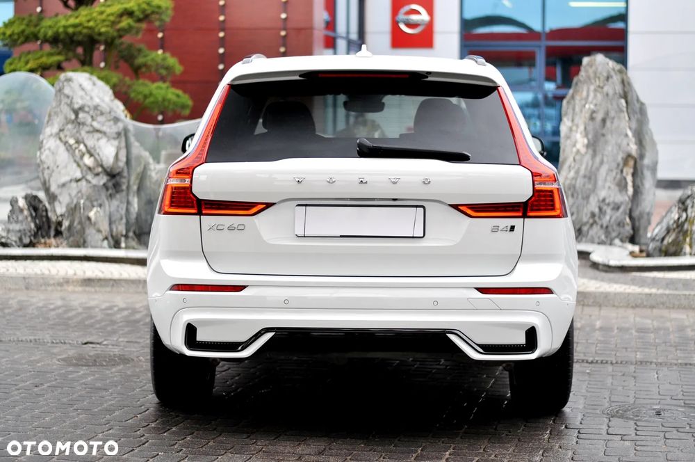 Volvo XC 60 B4 D AWD Ultimate Dark - 15