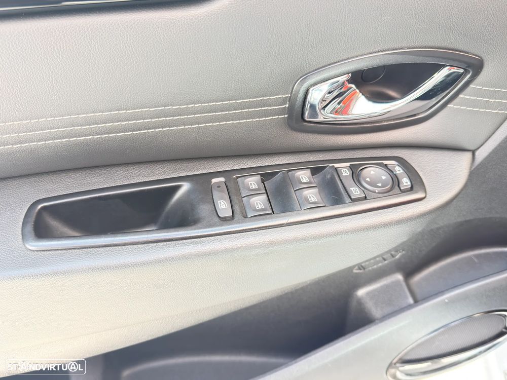 Renault Grand Scénic Energy dCi 130 Start & Stop Bose Edition - 12