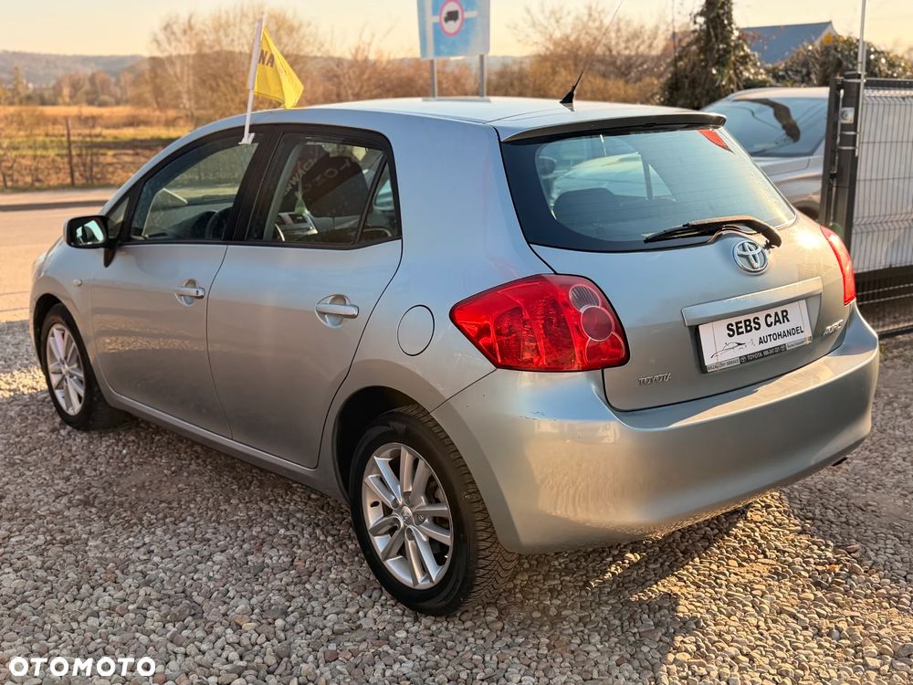 Toyota Auris 1.33 VVT-i - 4