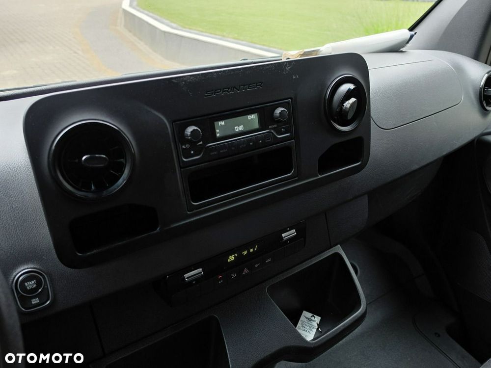 Mercedes-Benz Sprinter - 14