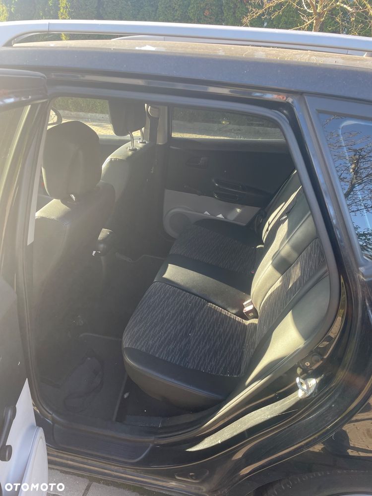 Kia Ceed - 10
