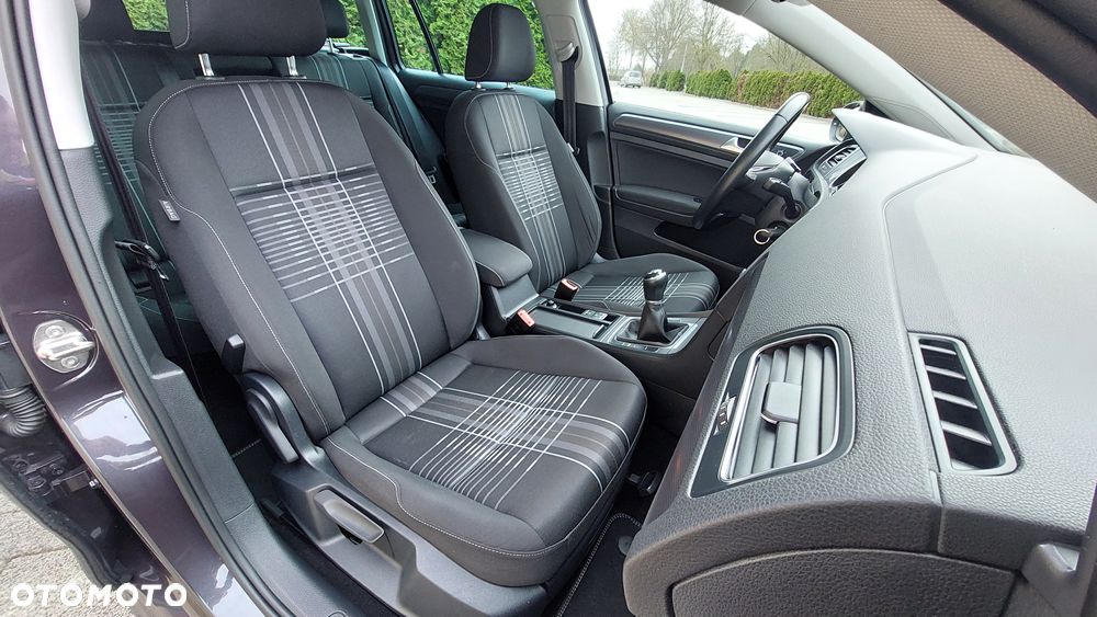 Volkswagen Golf - 26