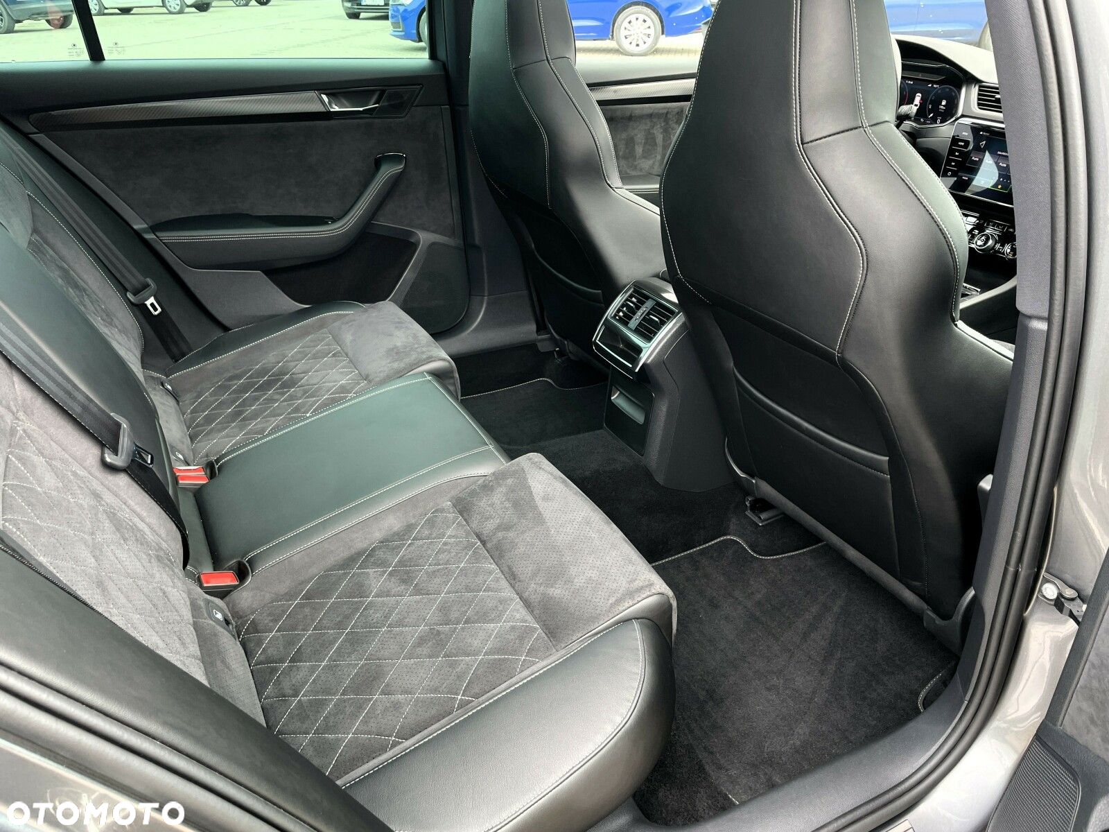 Skoda Superb 2.0 TSI Sportline DSG - 8