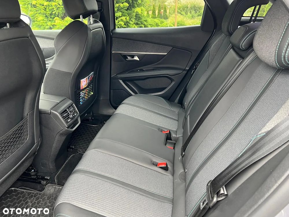 Peugeot 3008 1.2 PureTech Allure Pack S&S EAT8 - 26