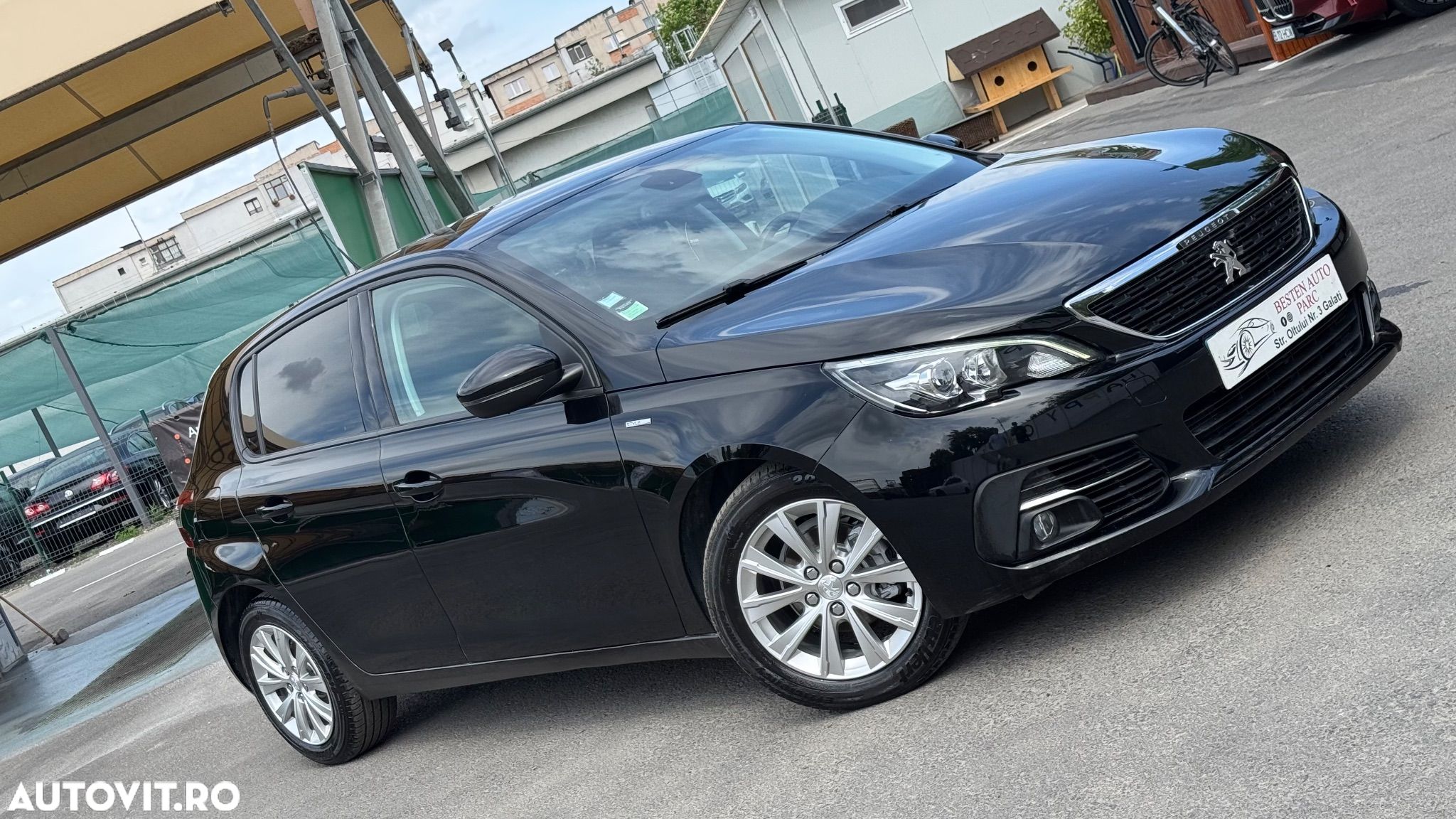 Peugeot 308 PureTech 110 Stop & Start Style - 1