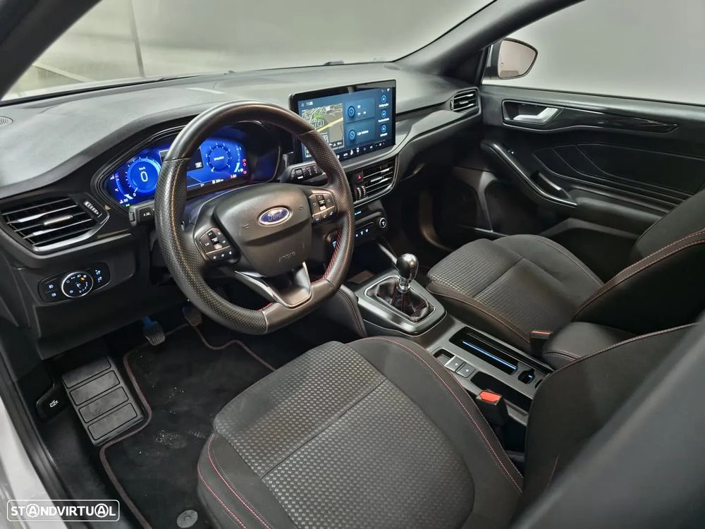Ford Focus 1.0 EcoBoost MHEV ST-Line - 11