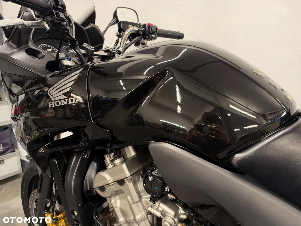 Honda CBF - 24