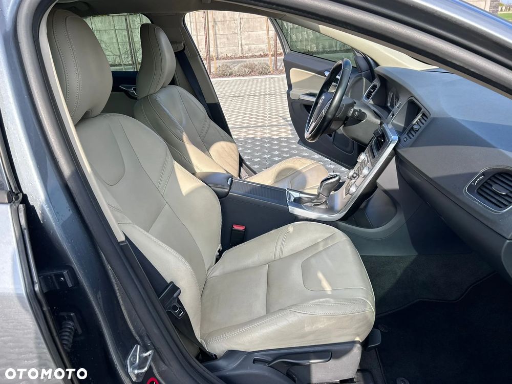 Volvo S60 T5 Drive-E Dynamic Edition (Momentum) - 20