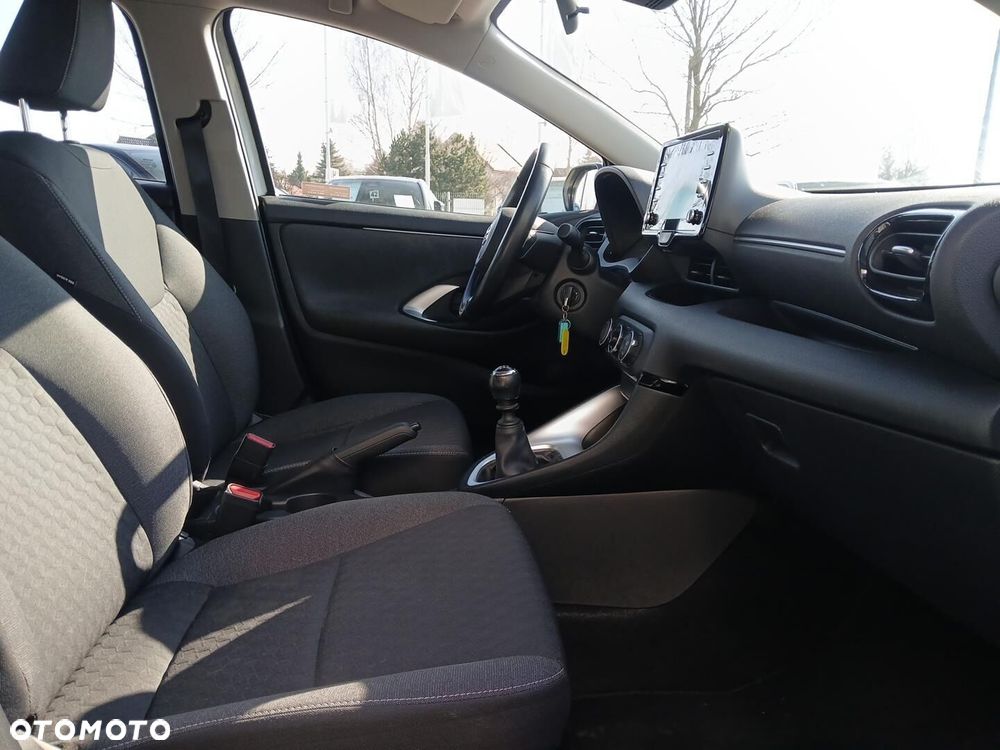 Toyota Yaris - 10