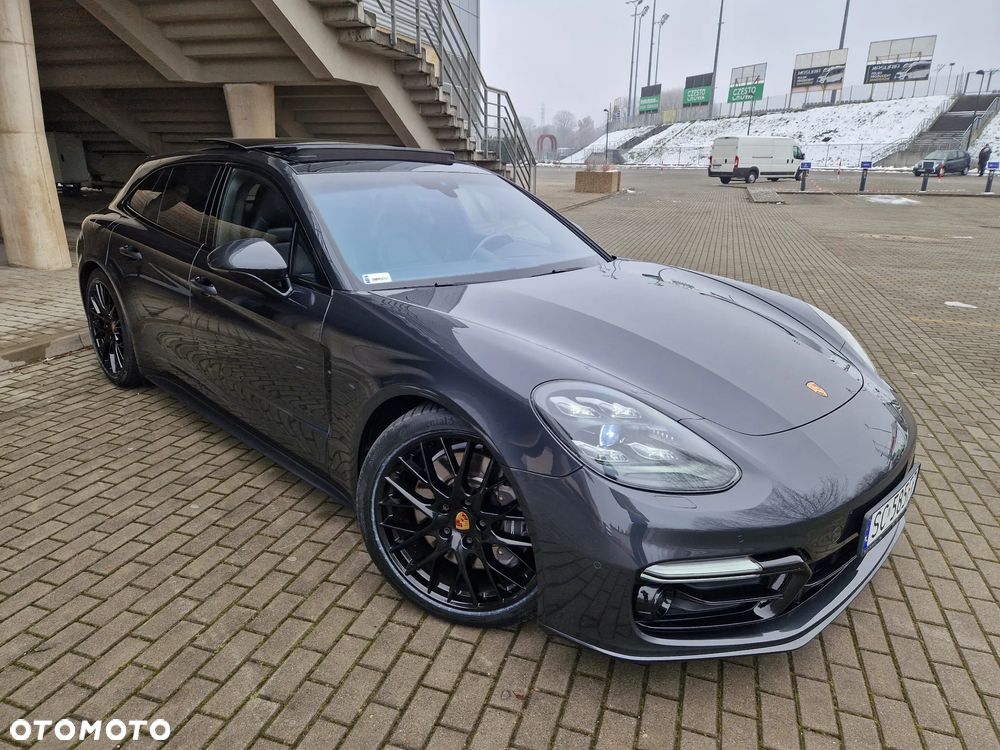 Porsche Panamera 4 - 8