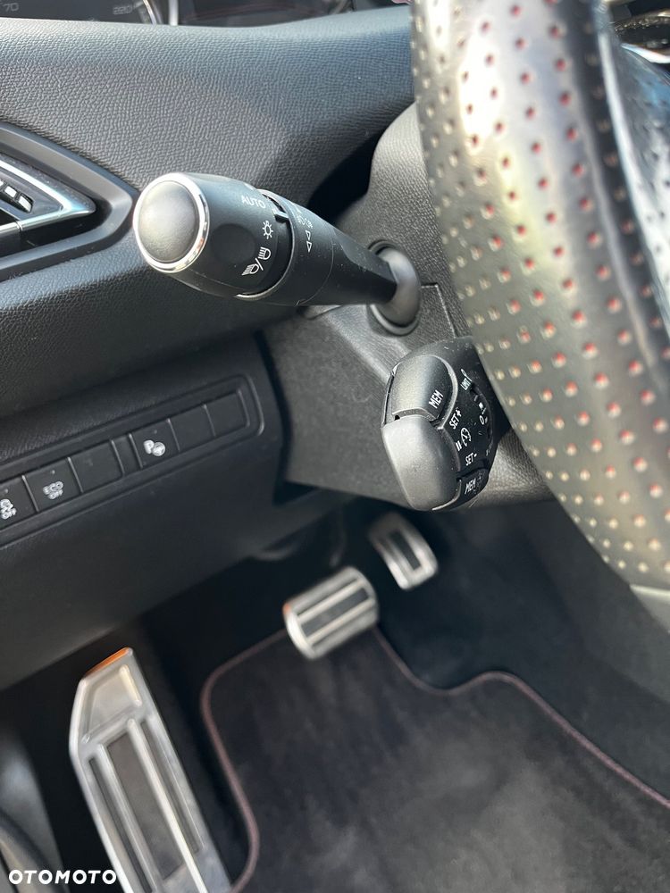 Peugeot 308 BlueHDi 120 EAT6 Stop & Start GT-Line Edition - 14