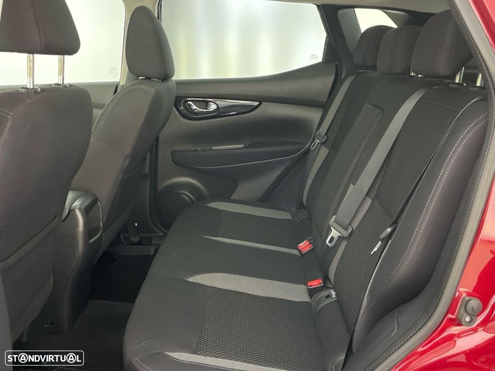 Nissan Qashqai 1.5 dCi N-Connecta DCT - 11