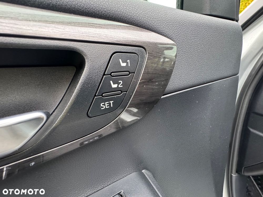 Toyota Highlander 2.5 Hybrid Prestige - 28