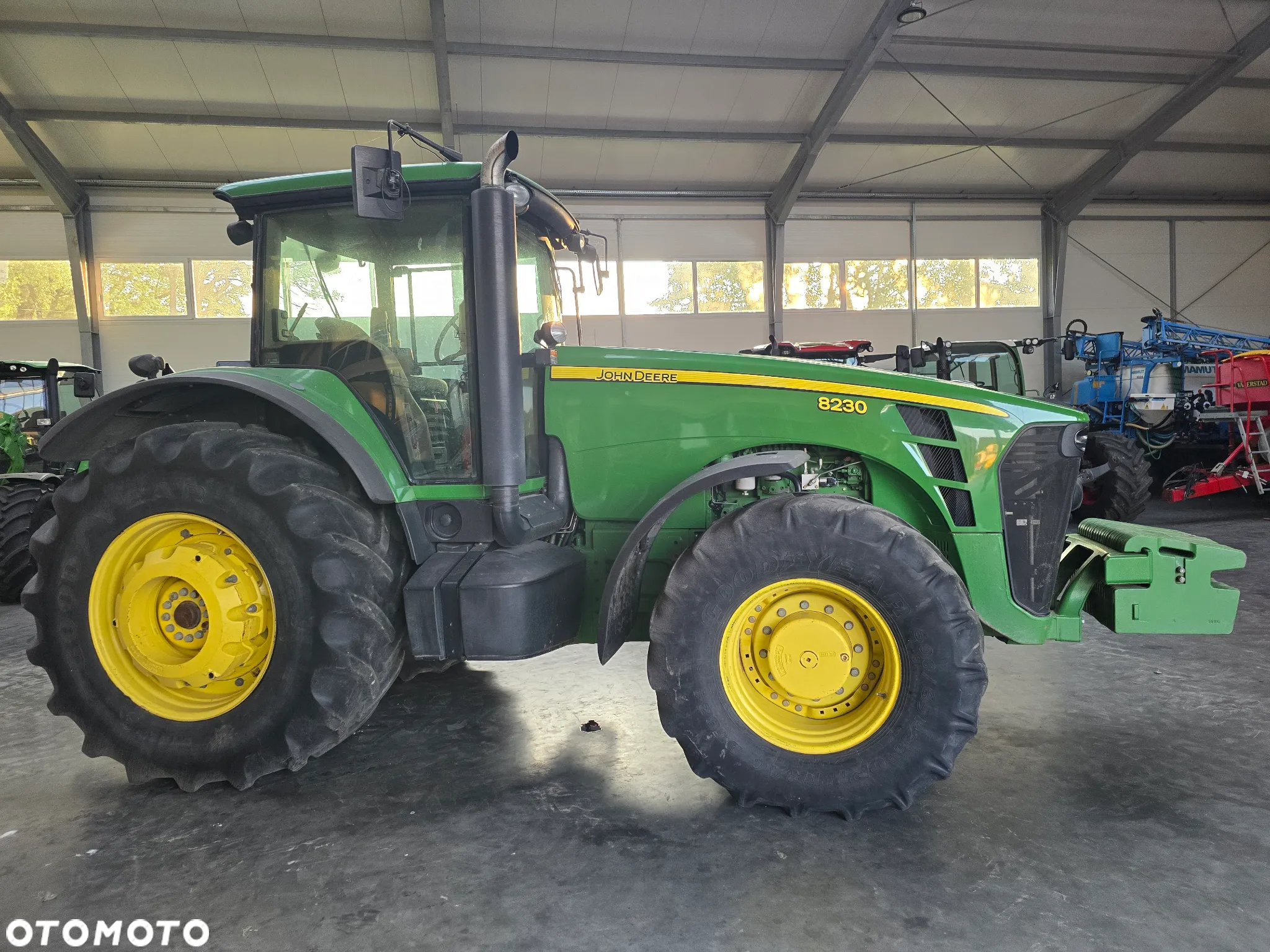 John Deere 8230 - 9