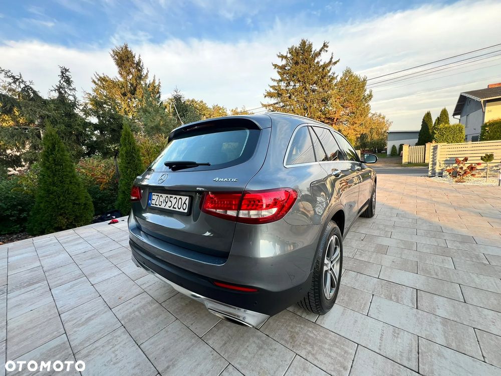 Mercedes-Benz GLC 300 4Matic 9G-TRONIC Exclusive - 3