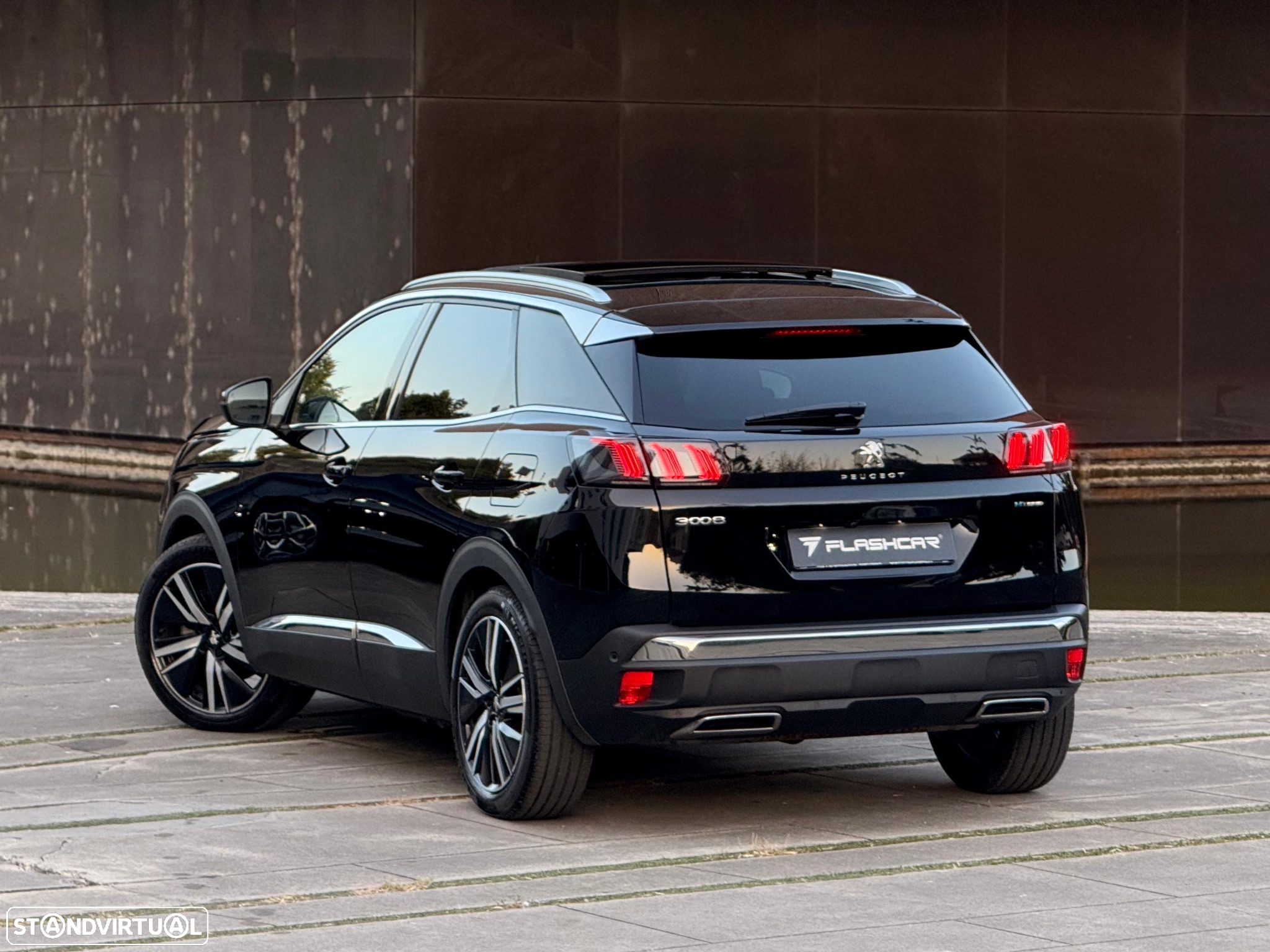 Peugeot 3008 1.6 Hybrid GT Pack e-EAT8 - 19
