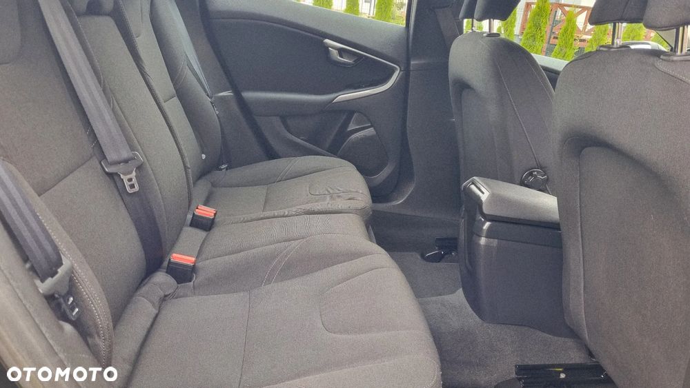 Volvo V40 D3 Geartronic Momentum - 26