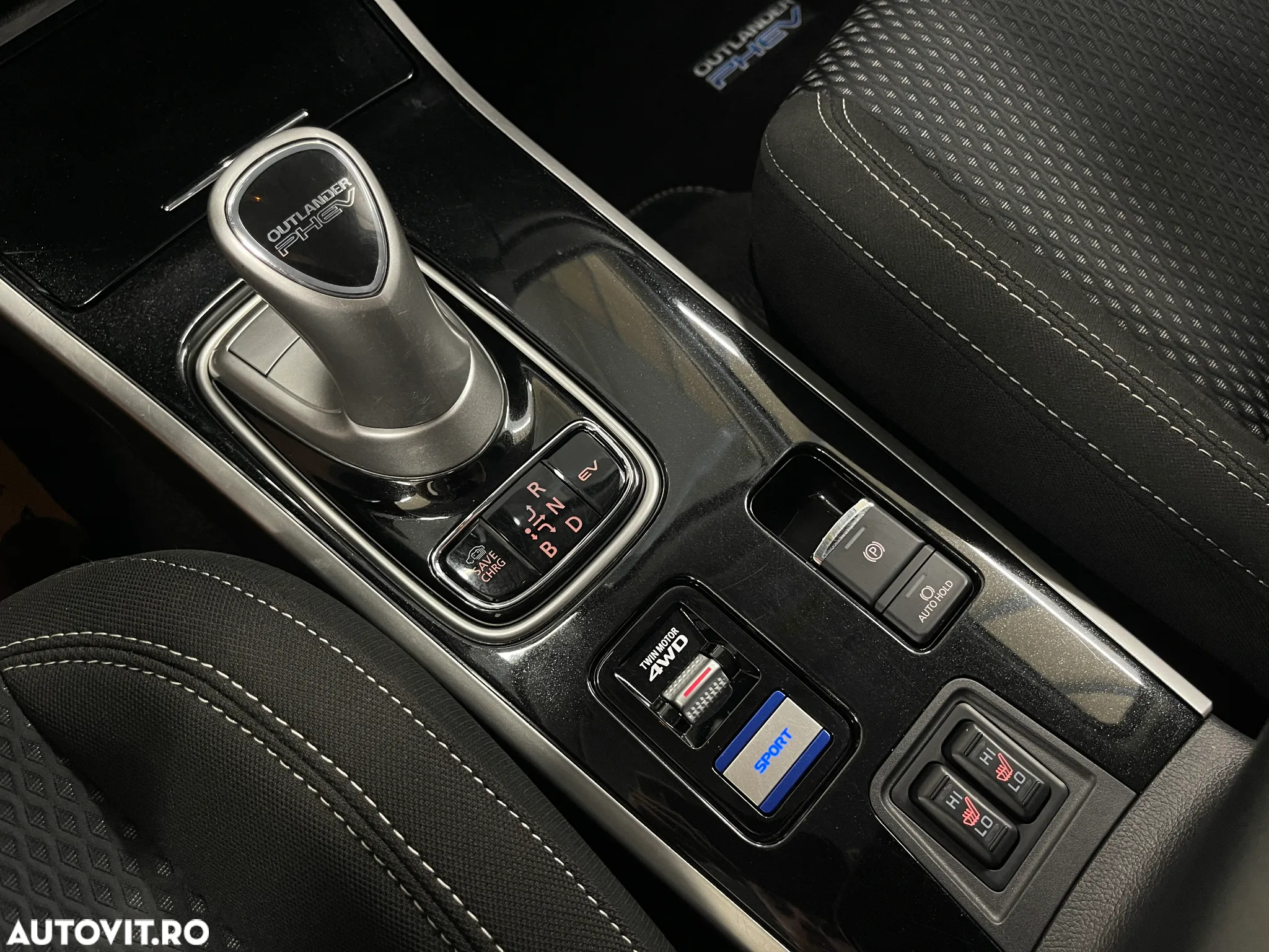 Mitsubishi Outlander 2.4 4WD Plug-In Hybrid - 21