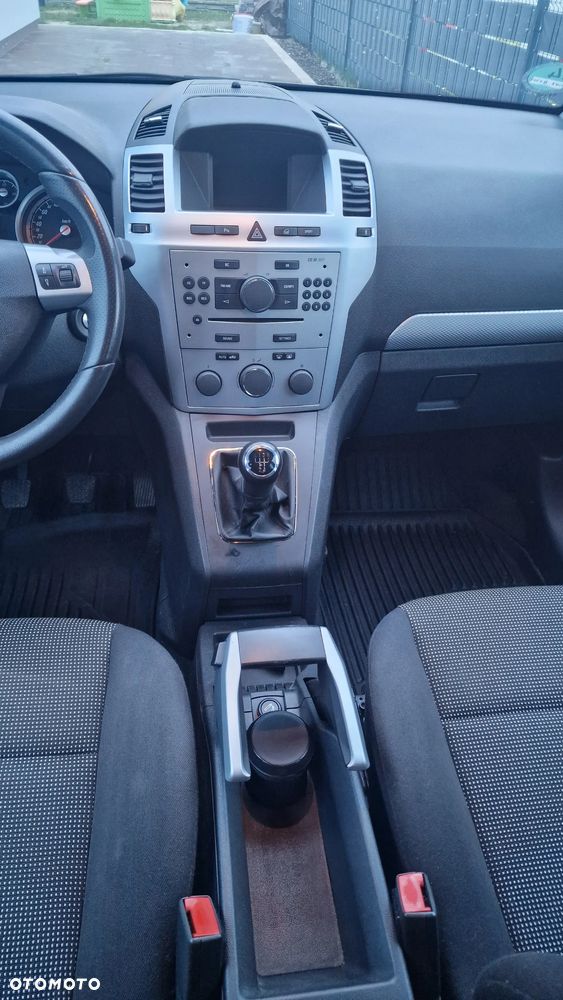 Opel Zafira 1.8 Sport - 23