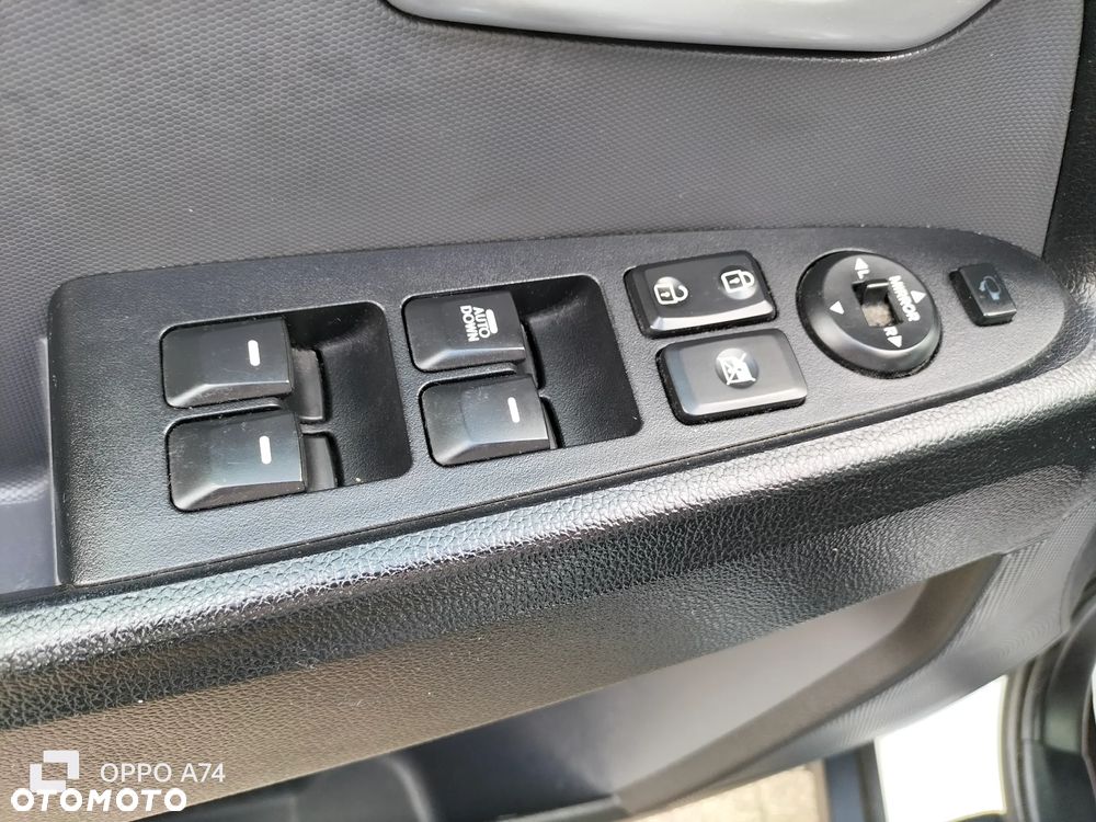 Kia Sportage 2.0 CVVT 2WD Attract - 11