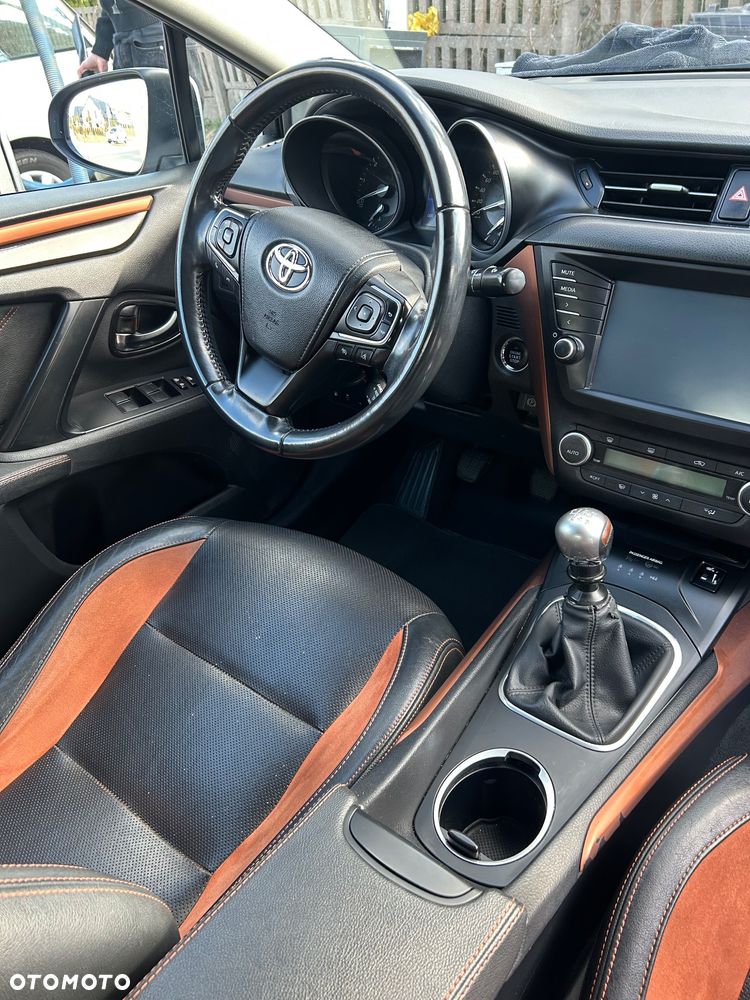 Toyota Avensis - 15