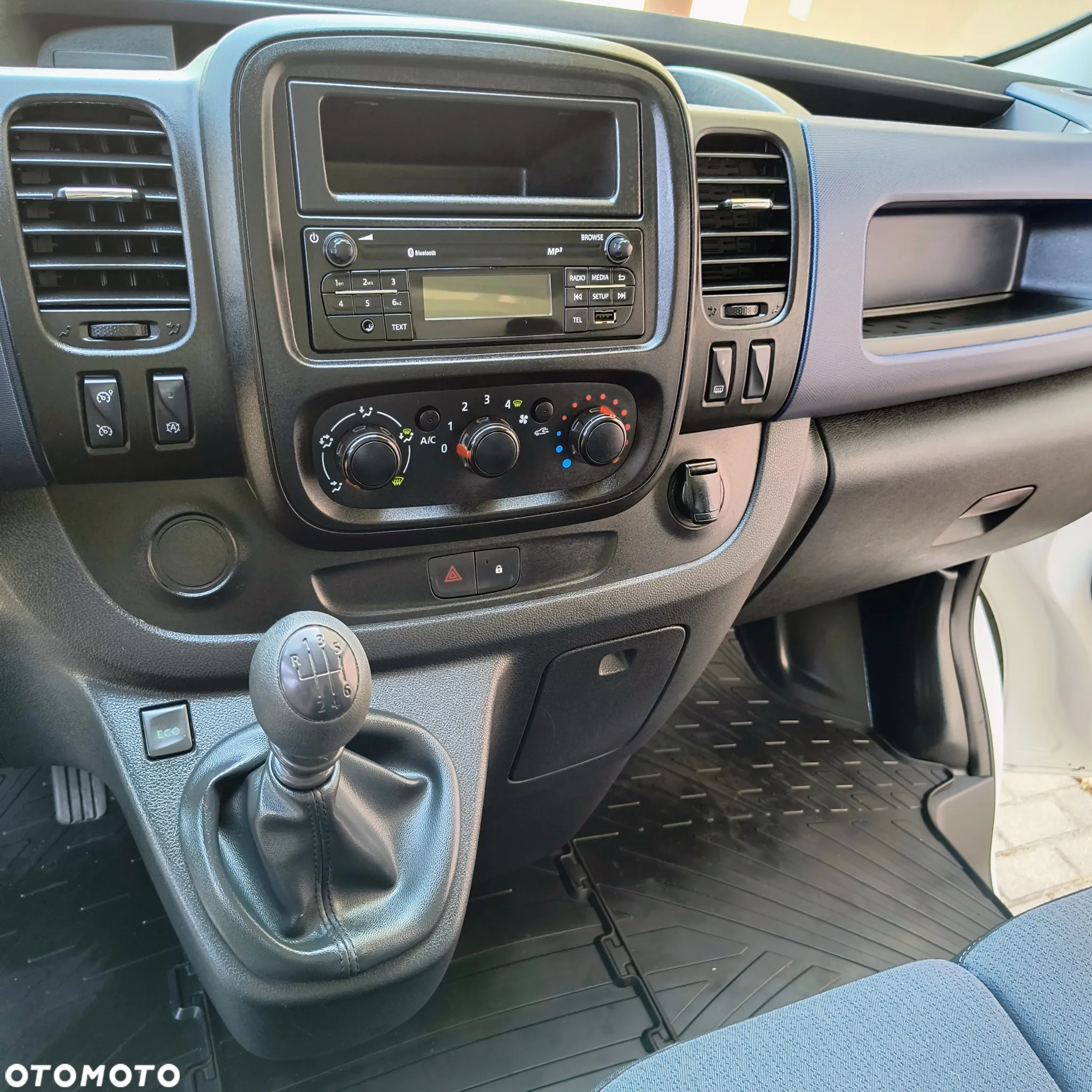 Opel Vivaro - 13