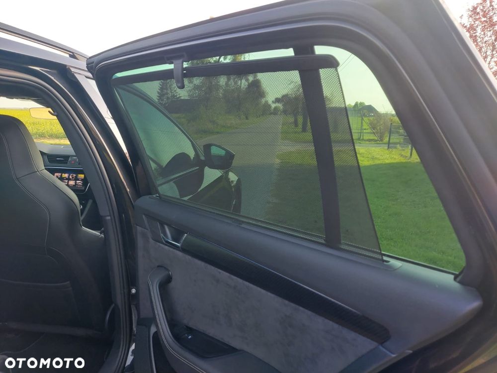 Skoda Superb 2.0 TDI DSG Sportline - 15