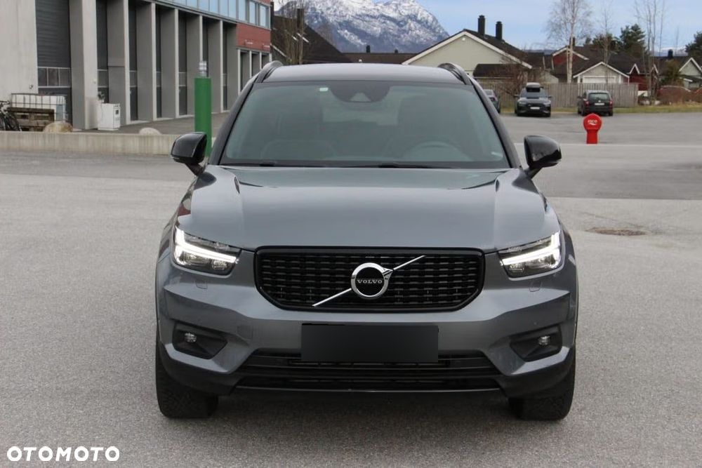 Volvo XC 40 D4 AWD Geartronic R-Design - 2
