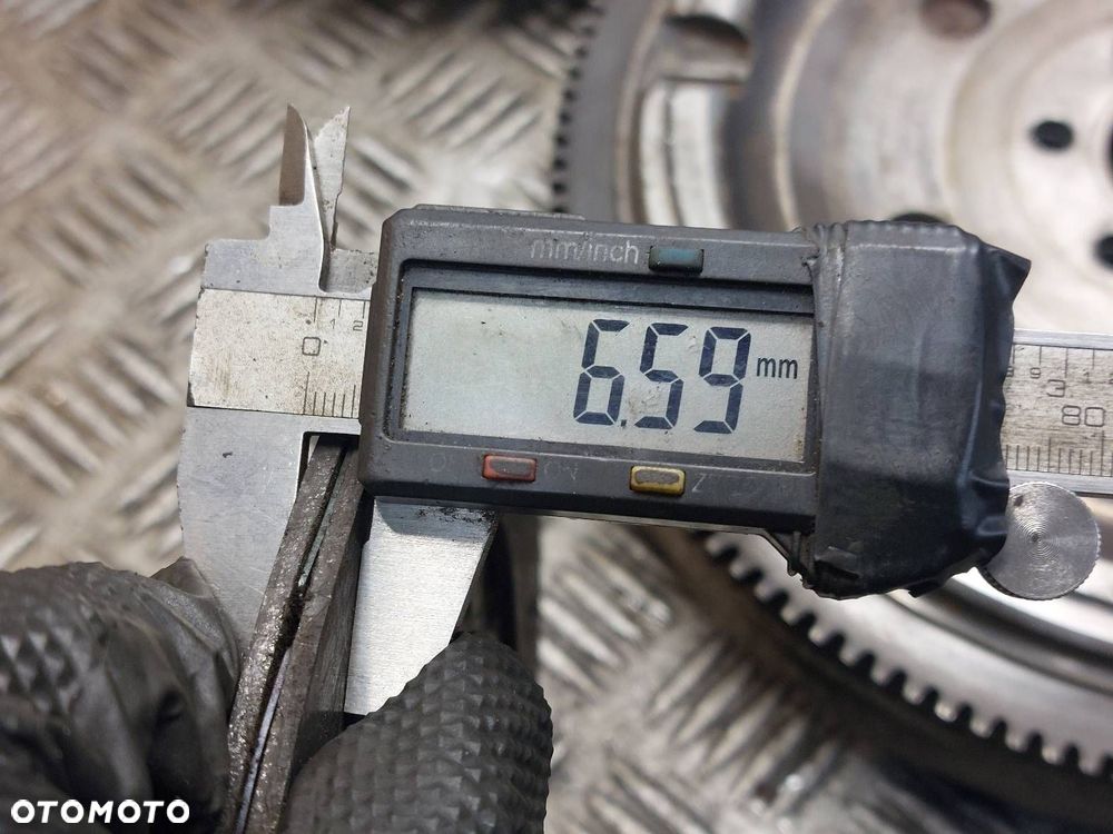 KOŁO DWUMASOWE + TARCZA + DOCISK + ŁOŻYSKO VOLKSWAGEN PASSAT B5 1.6 8V - 11