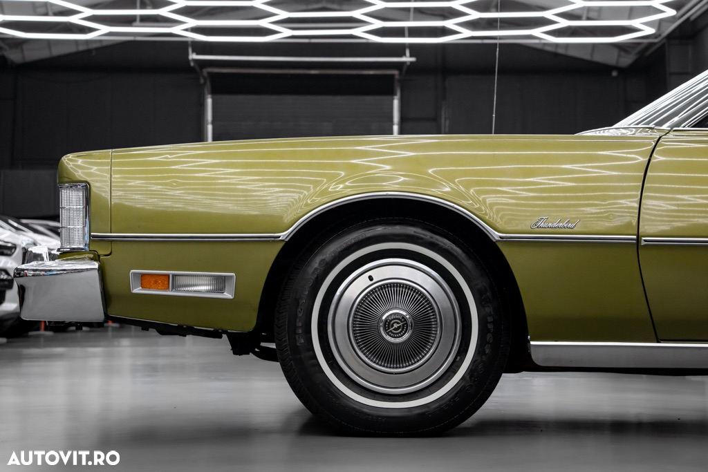 Ford Thunderbird - 9