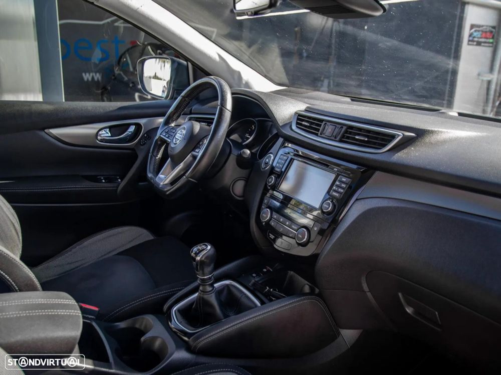 Nissan Qashqai 1.5 dCi N-Connecta 18 - 29
