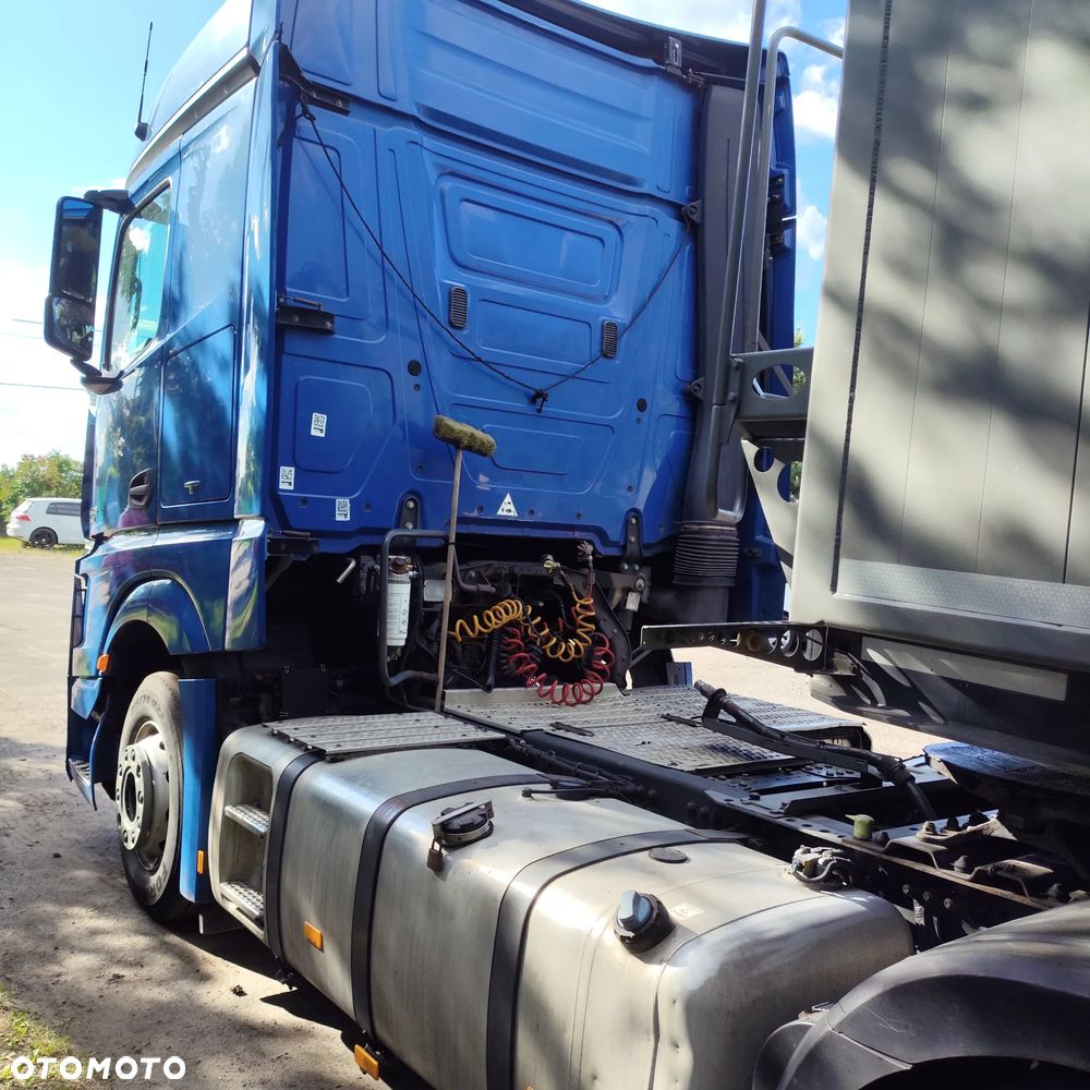Mercedes-Benz Actros - 2