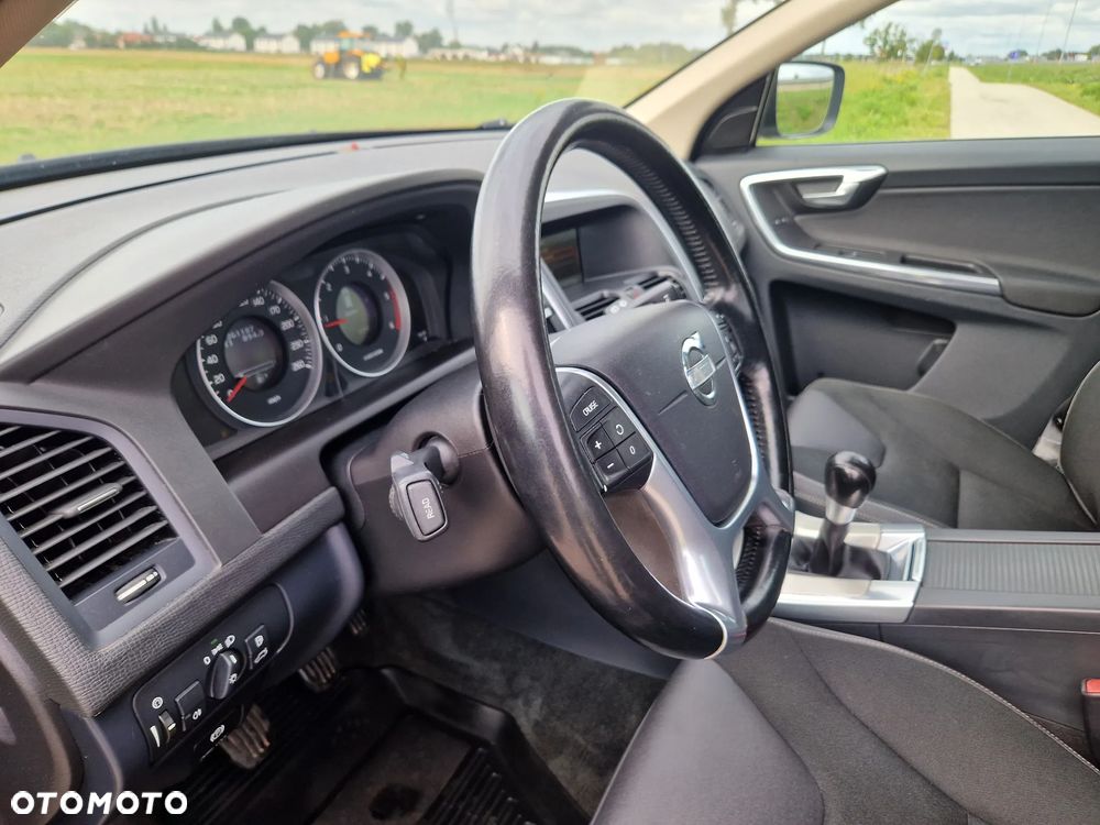 Volvo XC 60 DRIVe Momentum - 25