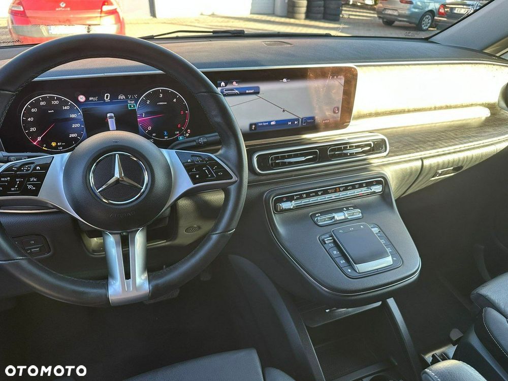 Mercedes-Benz Klasa V - 17
