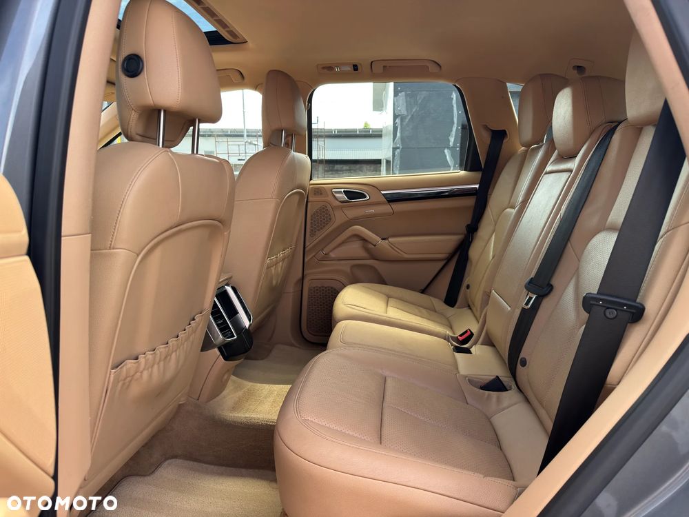 Porsche Cayenne Standard - 20