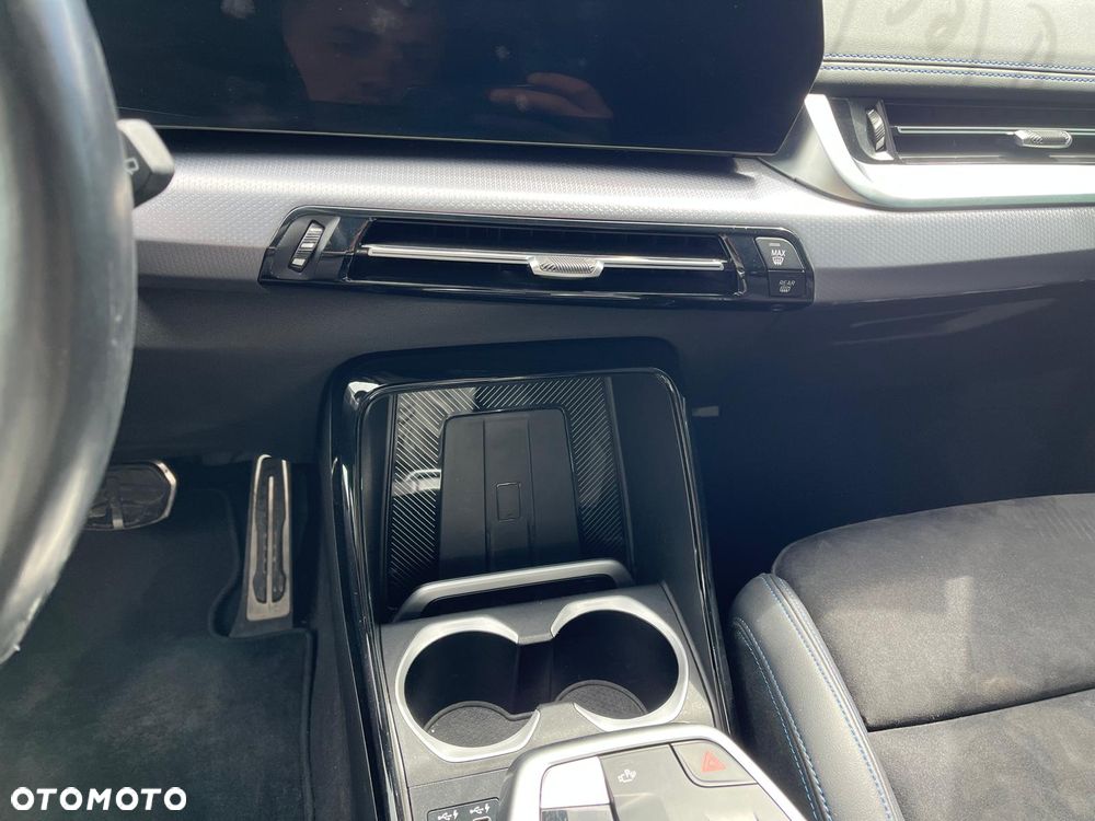 BMW iX1 xDrive30 66.5kWh M Sport - 7