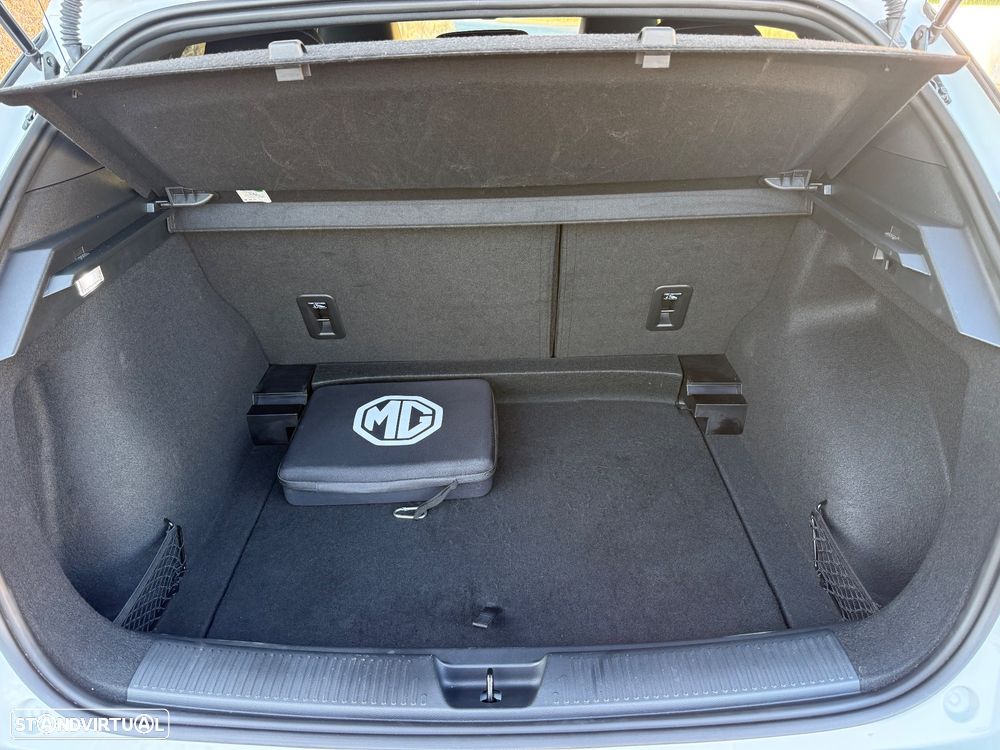 MG MG4 64 kWh Luxury - 10