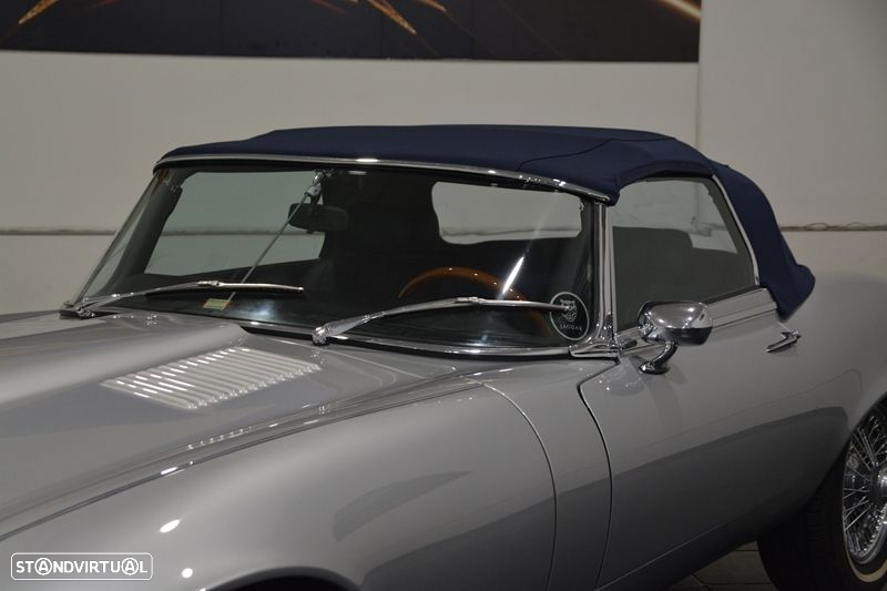 Jaguar E-Type - 29