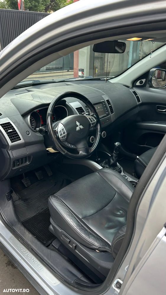 Mitsubishi Outlander 2.2 DI-D Intense + - 8
