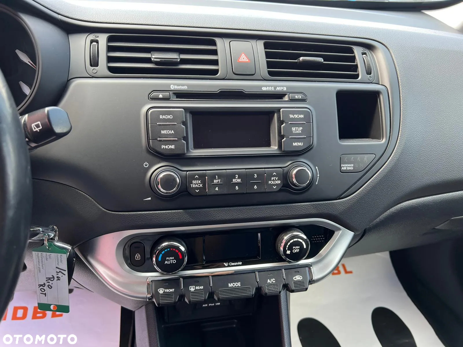 Kia Rio 1.4 L - 27