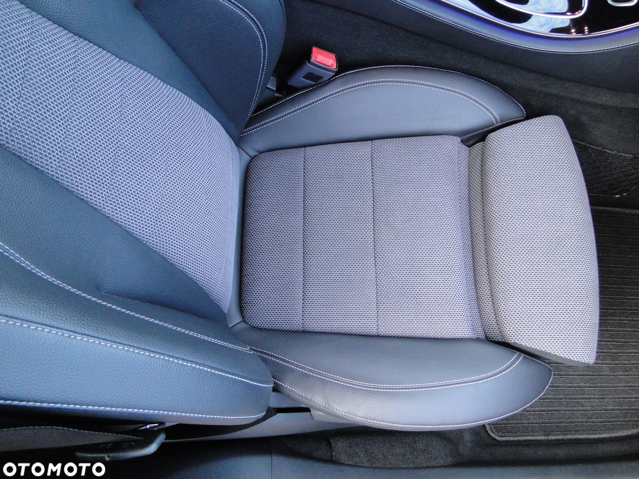 Mercedes-Benz Klasa E 250 9G-TRONIC Avantgarde - 21
