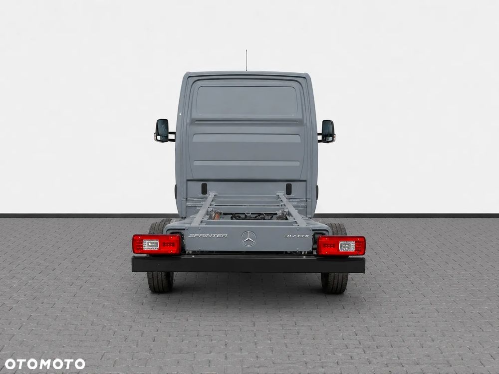 Mercedes-Benz Sprinter - 2