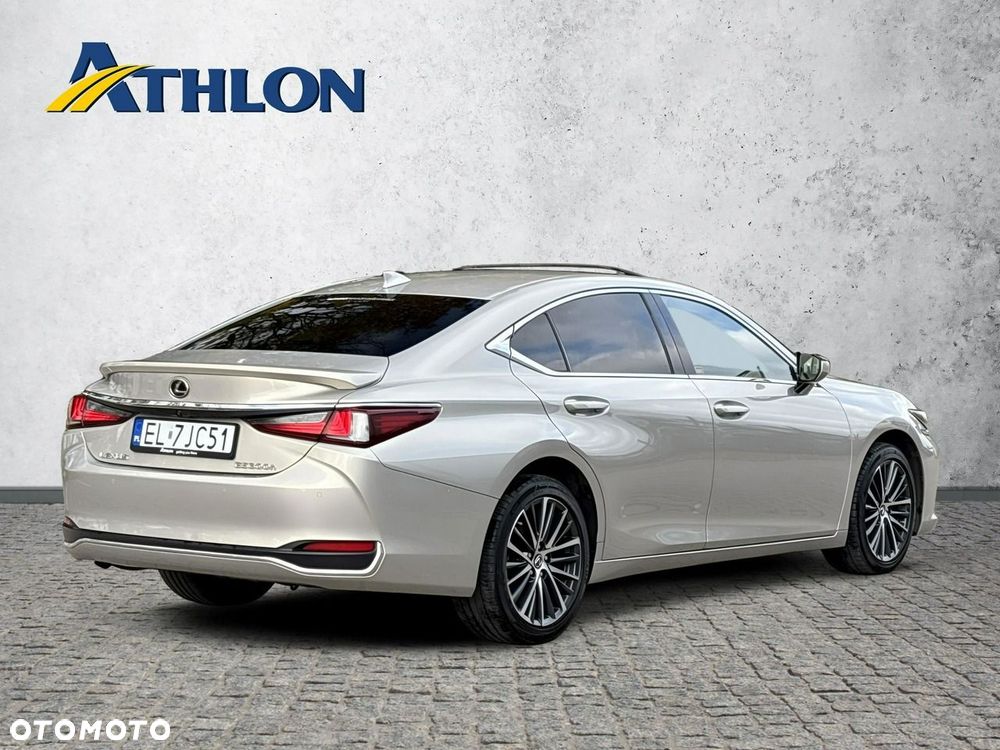 Lexus ES 300h Business Edition - 5