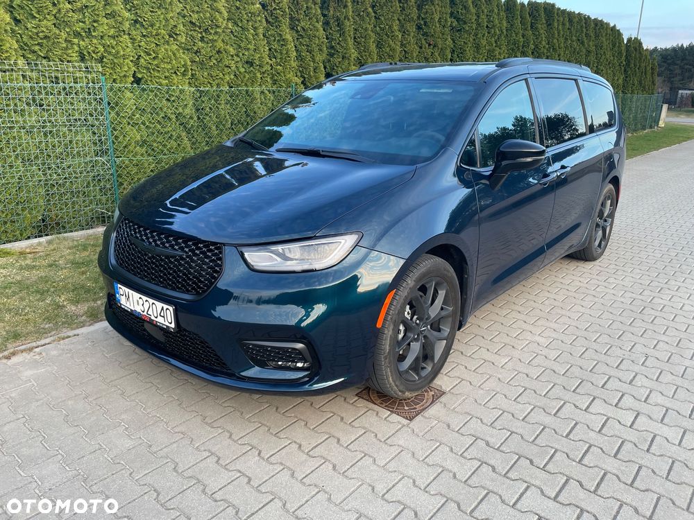 Chrysler Pacifica - 1